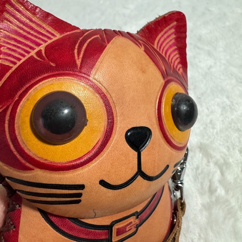 Hand Tooled Cat-Shaped Leather Coin Purse Wristlet Strap Zipper Closure Big Eyes - Picture 6 of 6